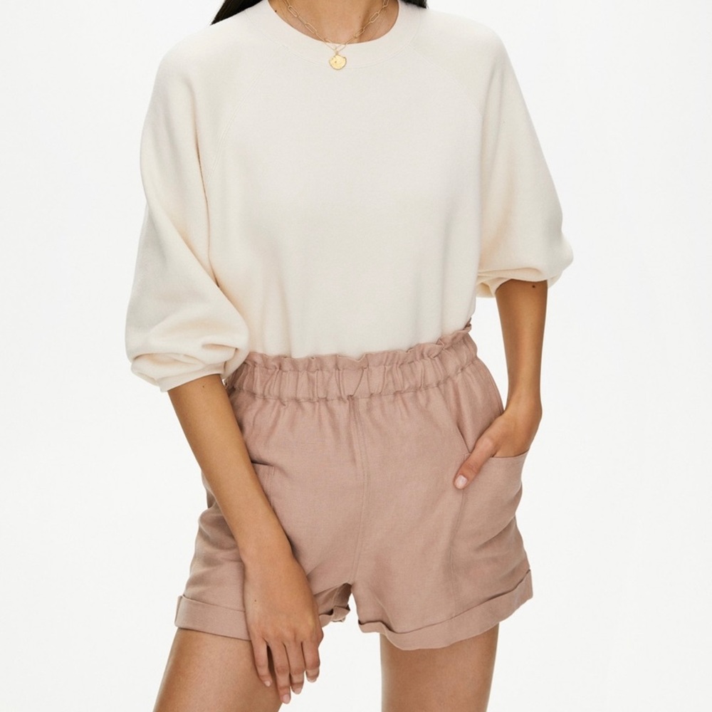 COPY - Aritzia Wilfred, 100% silk blush shorts 🎀